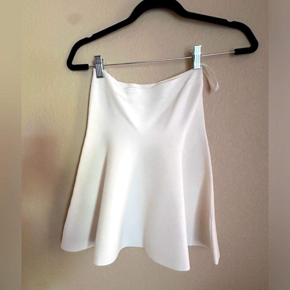 BcbgMaxAzria mini white skirt Size XS